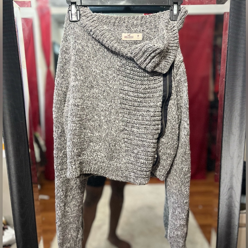 Versatile Sweater w/ zipper